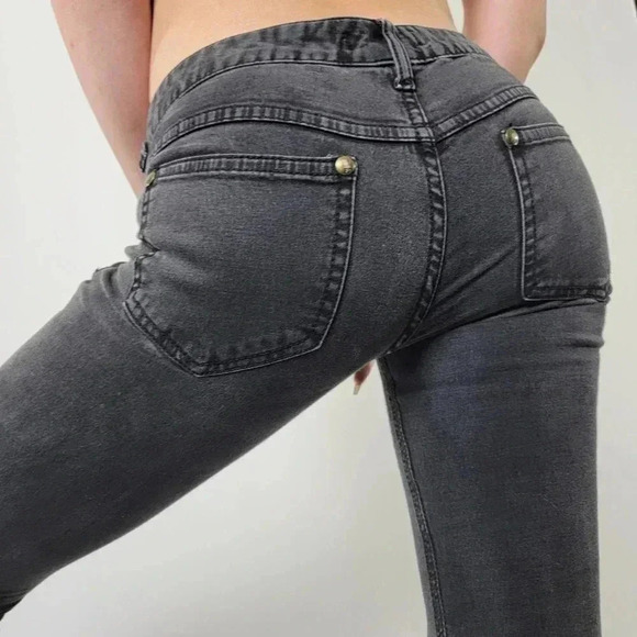 Free People LOW rise Girlfriend Black Skinny Jeans - 2 - Picture 9 of 11